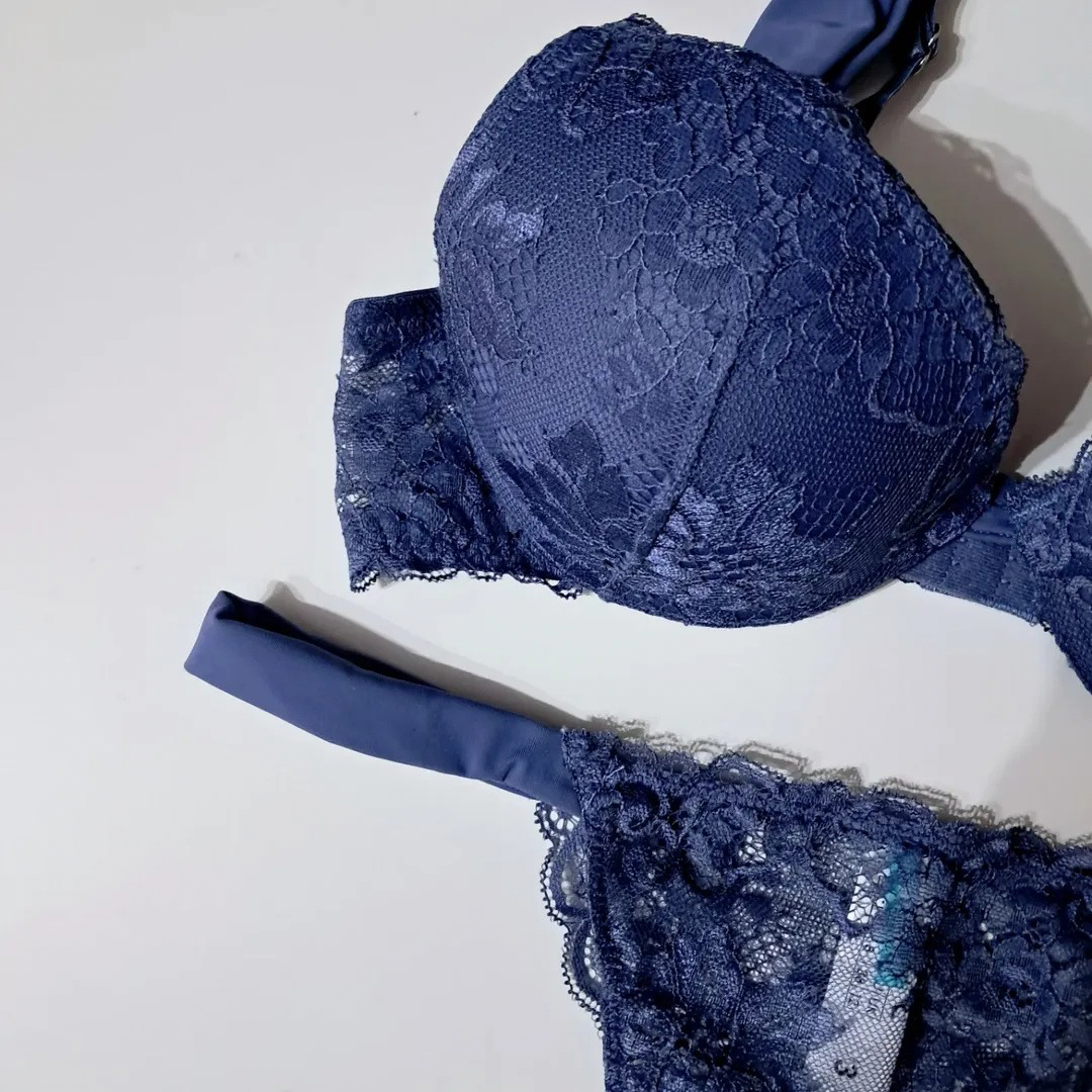 Completo intimo in pizzo push-up e brasiliana | HERITAGE